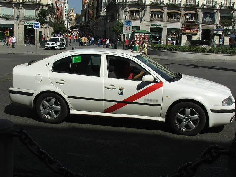 bajada bandera taxi madrid - Cuánto cuesta la bajada de bandera de los taxis en Madrid