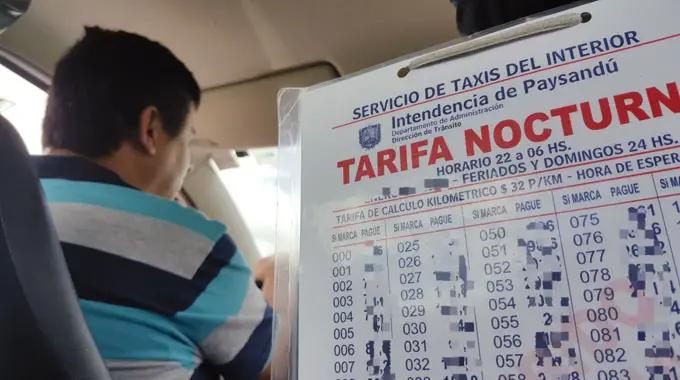 precio de taxi en uruguay - Cuánto sale la bajada de bandera de taxi en Montevideo